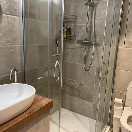 Anna Viktoria V Brcalniku Frischwinkel